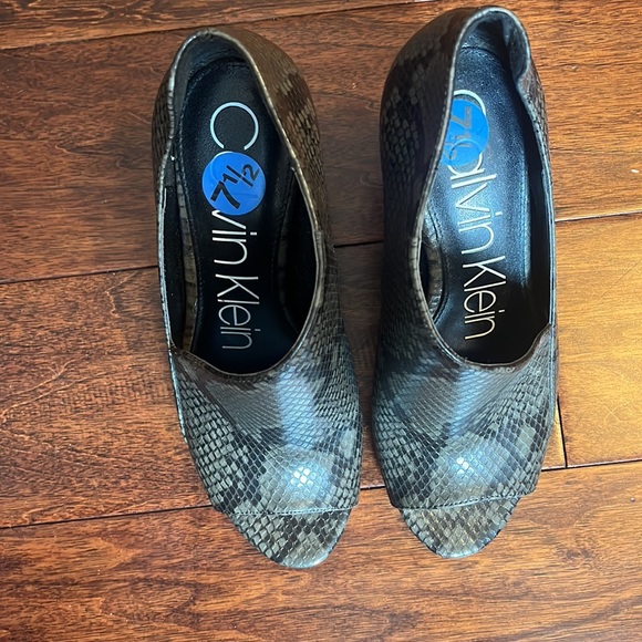 Calvin Klein heels - Picture 4 of 5